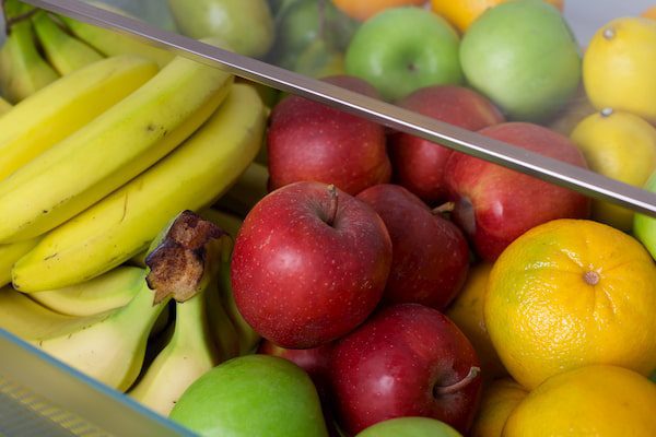 A dehumidified fridge with fresh fruit